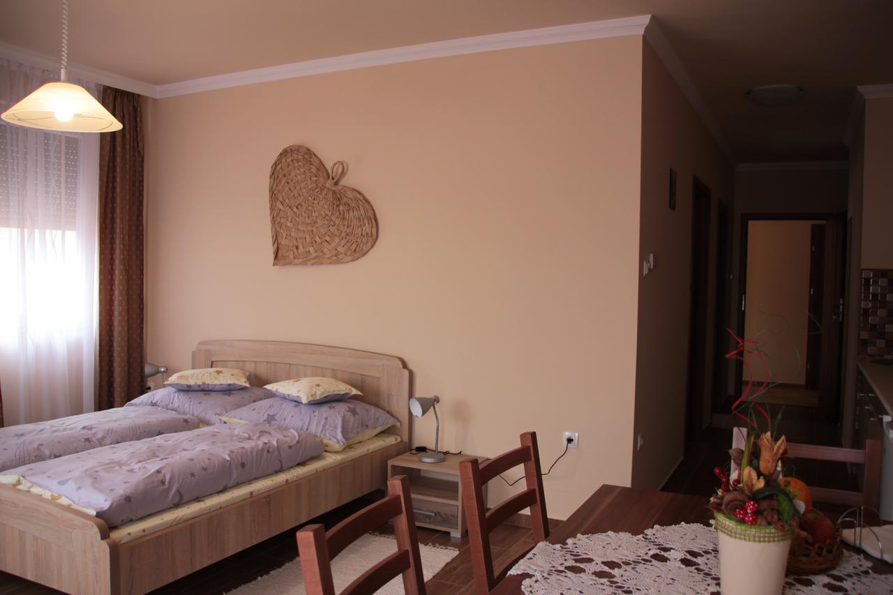 Imola és Andrea Apartmanház 2 Hajdúszoboszló Exterior foto