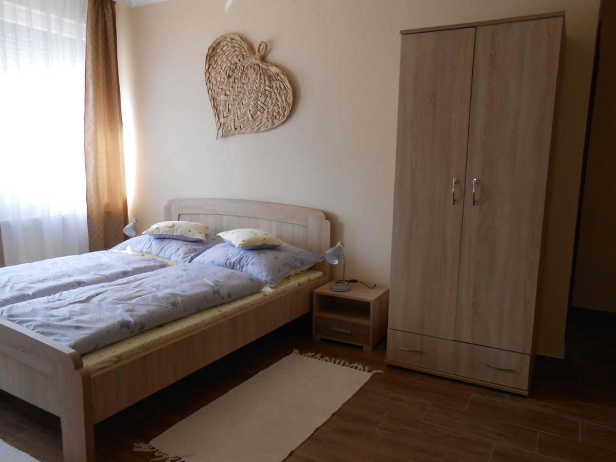 Imola és Andrea Apartmanház 2 Hajdúszoboszló Exterior foto