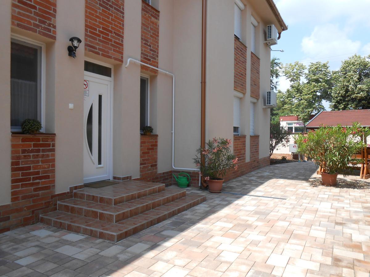 Imola és Andrea Apartmanház 2 Hajdúszoboszló Exterior foto